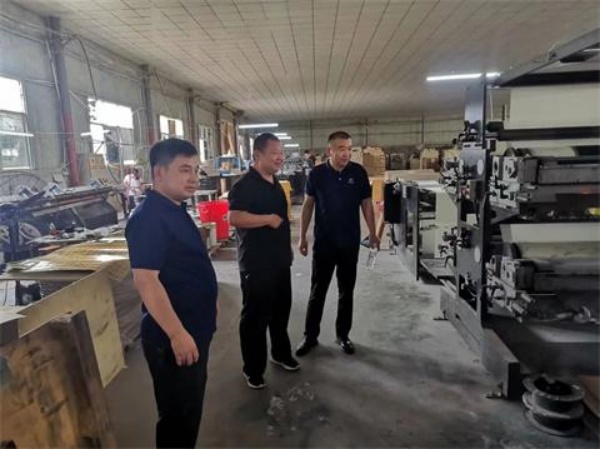 寶豐酒業(yè)走進許昌鑫之源印務(wù) 共繪跨界合作新藍圖